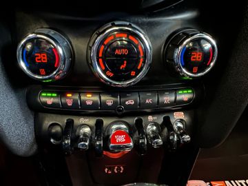 MYAUTOCENTER – Gebraucht- und Jahreswagen mit Werkstattservice in Pfaffenhofen MINI Mini 5-trg. Cooper D *Navi*Pano*