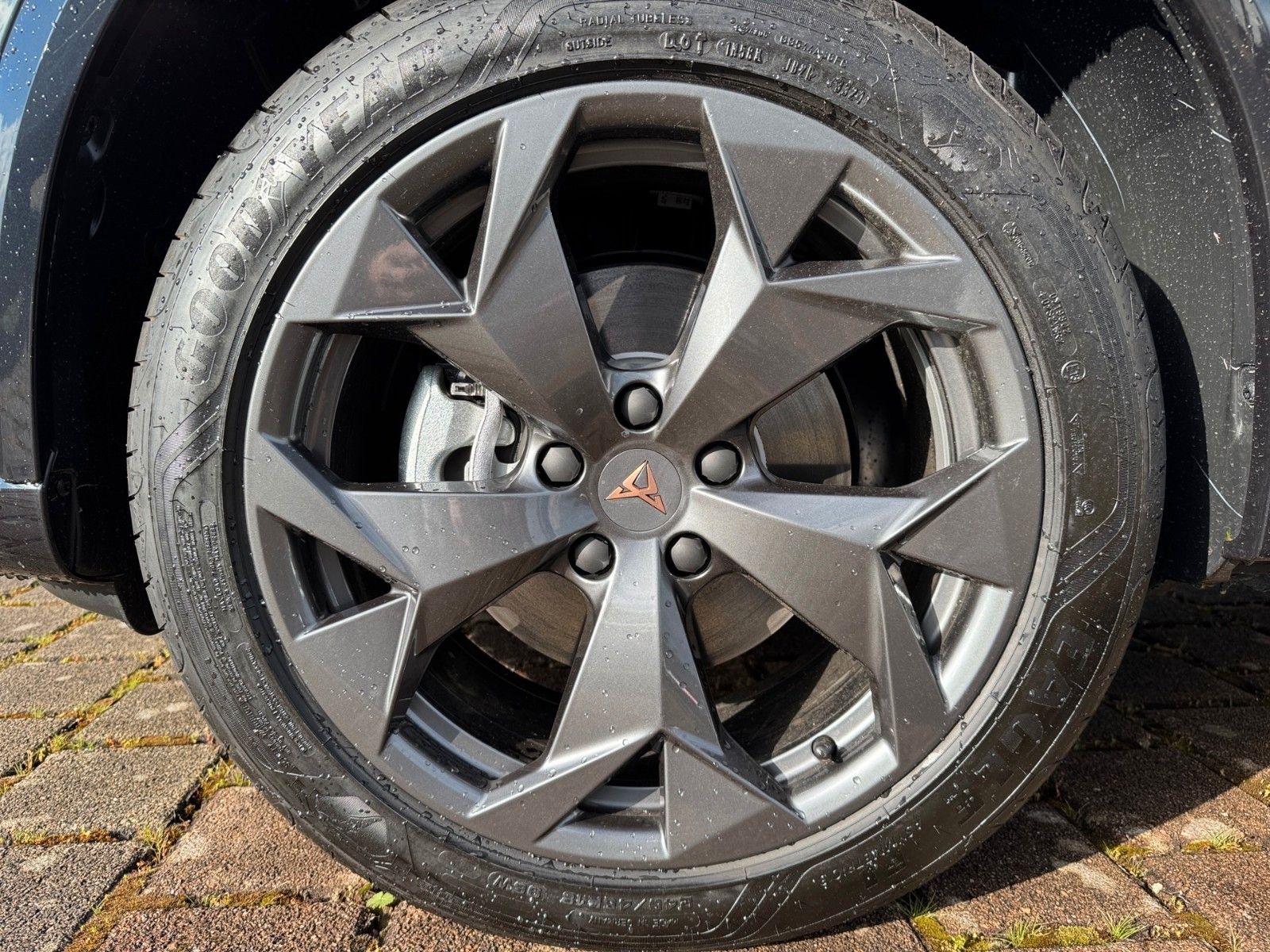 Fahrzeugabbildung CUPRA Formentor 1.5 eTSI 110 kW