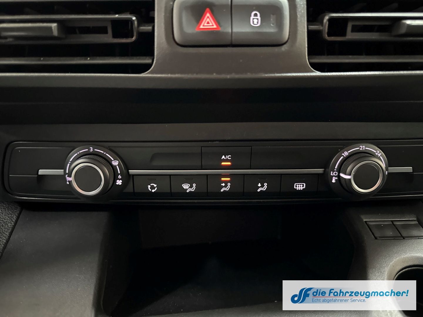 Fahrzeugabbildung Opel Combo Life E Basis 1.5 D L2 Apple CarPlay Androi