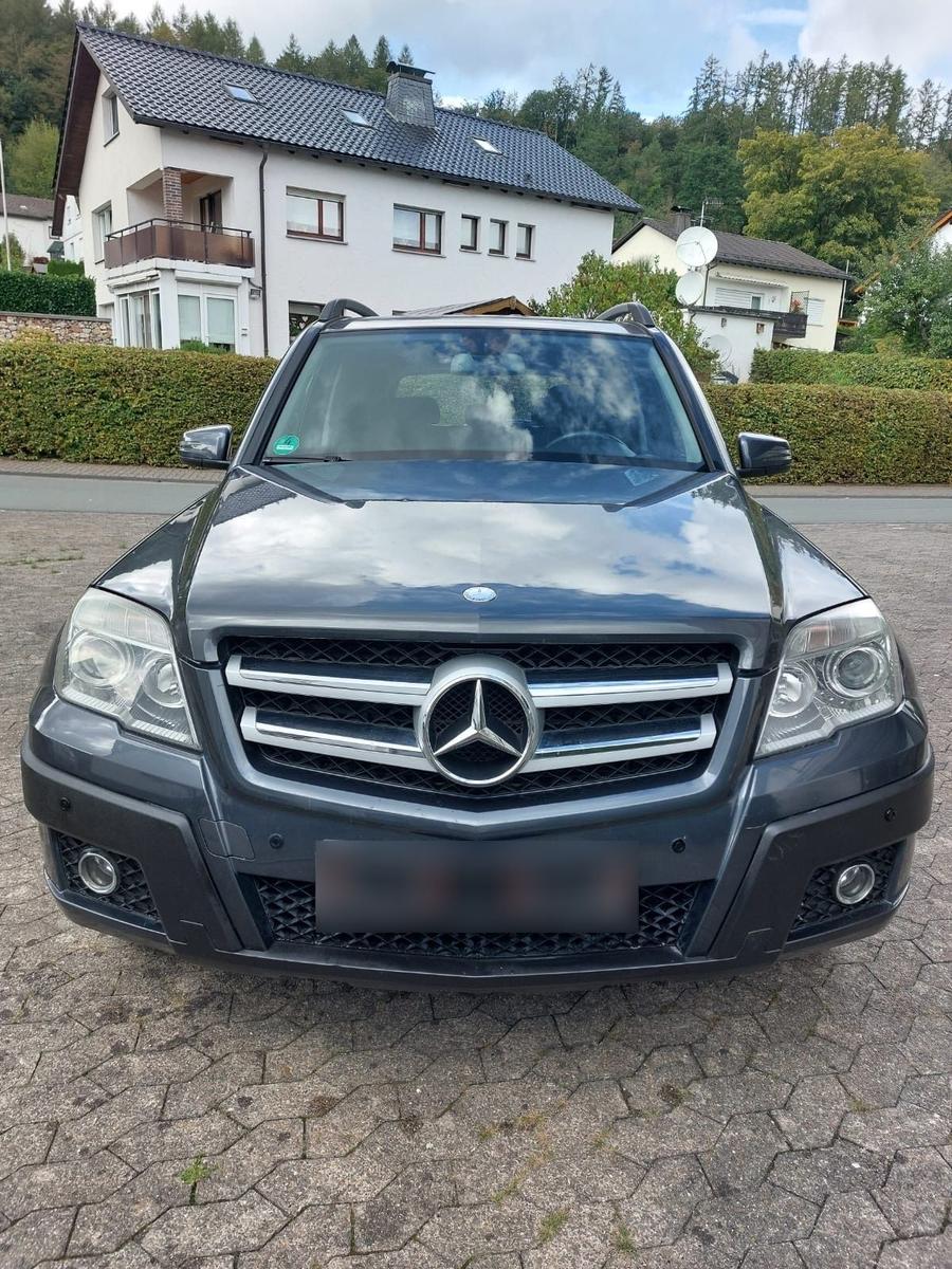Mercedes-Benz GLK320 2008 — interior