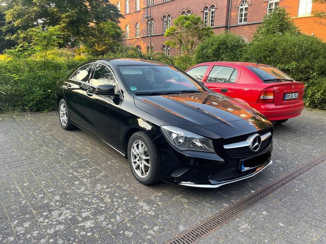 Mercedes-Benz Mercedes CLA 200 Tüv Neu