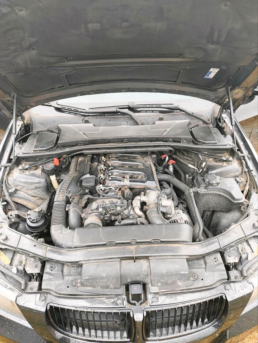 BMW 330 2006 — photo 6