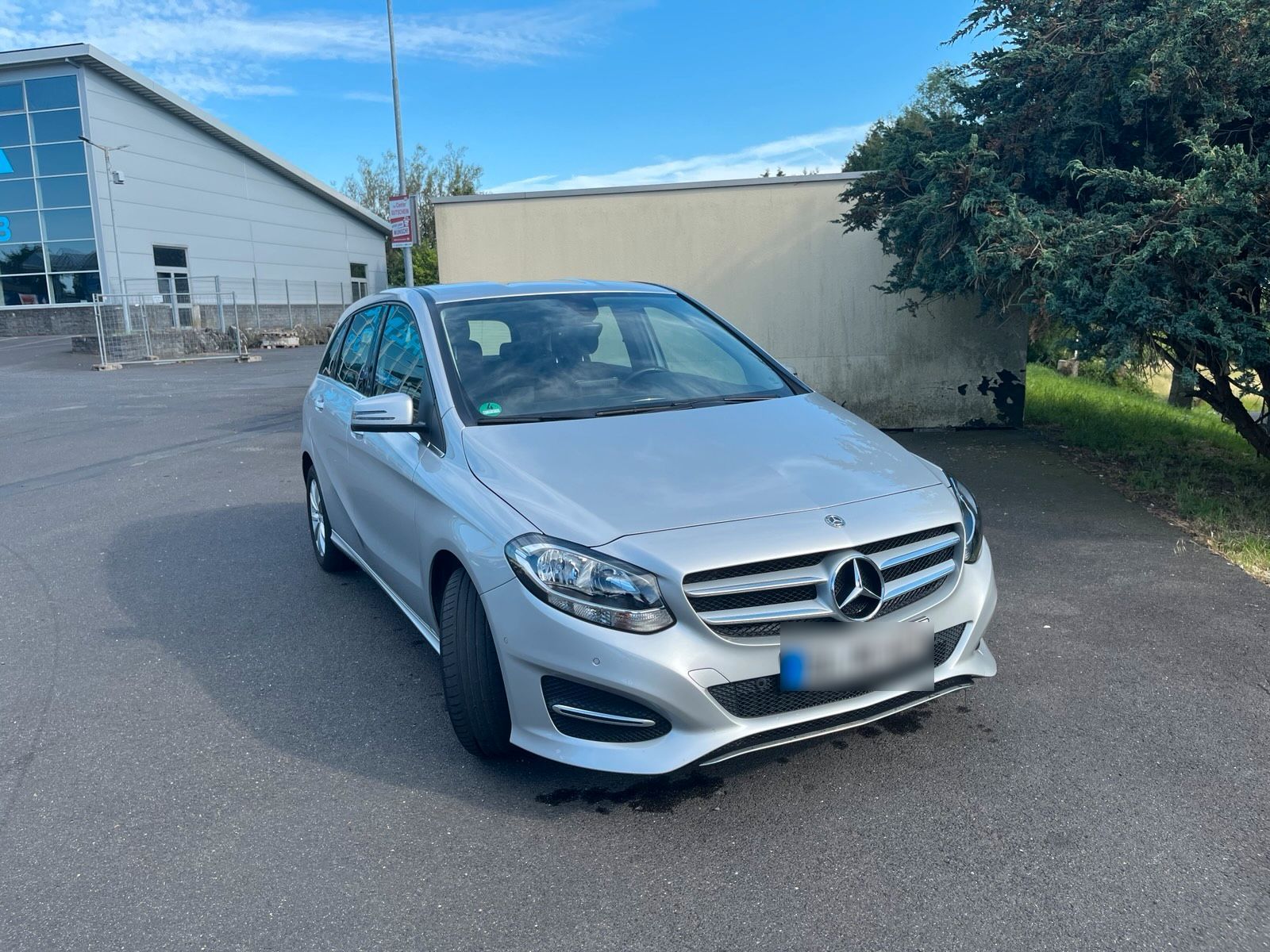 MERCEDES-BENZ Mercedes B180d