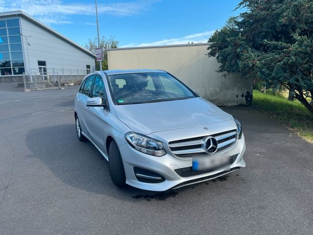 MERCEDES-BENZ Mercedes B180d