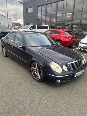 Mercedes-Benz E 500 4MATIC AVANTGARDE Avantgarde