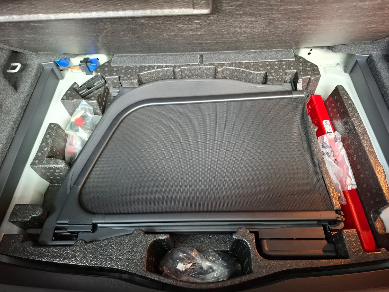 Fahrzeugabbildung Volkswagen T-Roc Cabriolet R-Line Edit. Karmann 1,5 TSI DSG