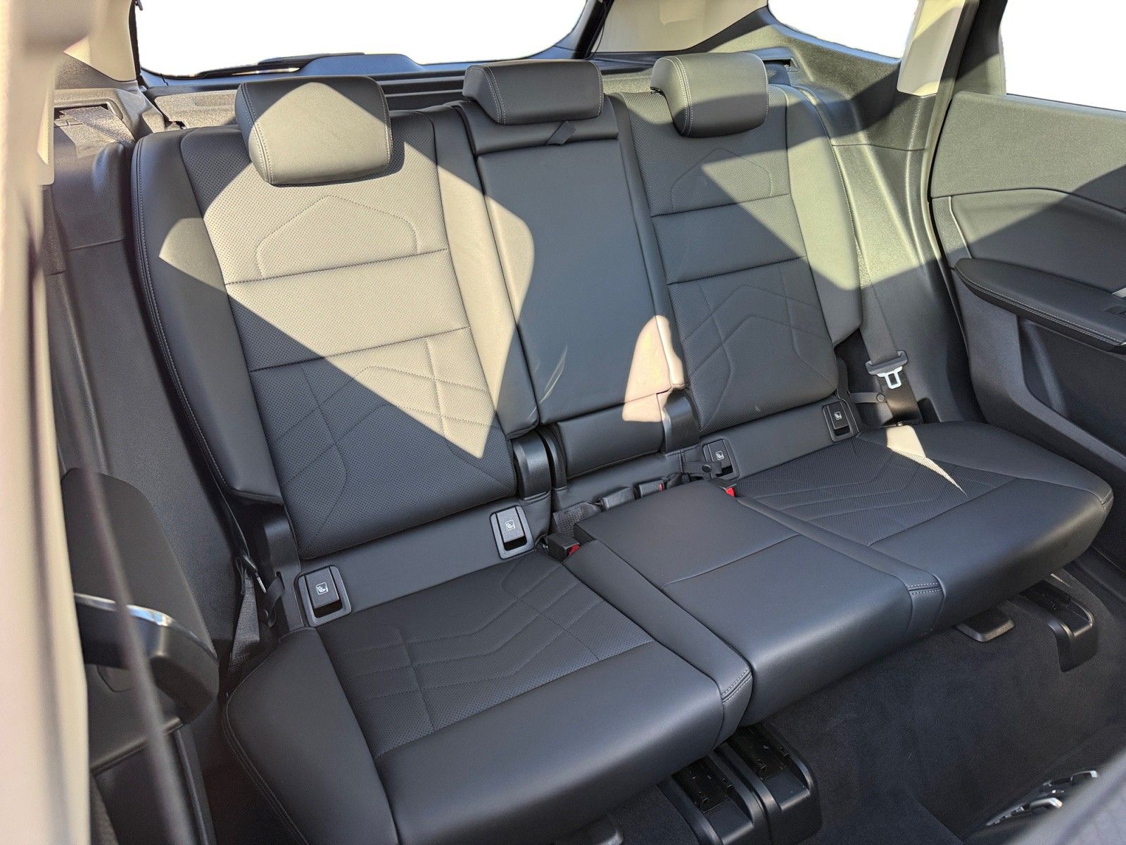 BMW X1 23d xDrive AHK/ADAPTLED/HUD/360°/PANO/DAB foto 10