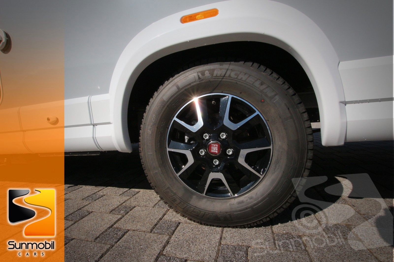 Fahrzeugabbildung Knaus Sky Wave 650 MEG  LED SAT TV LP.108.046,00 €