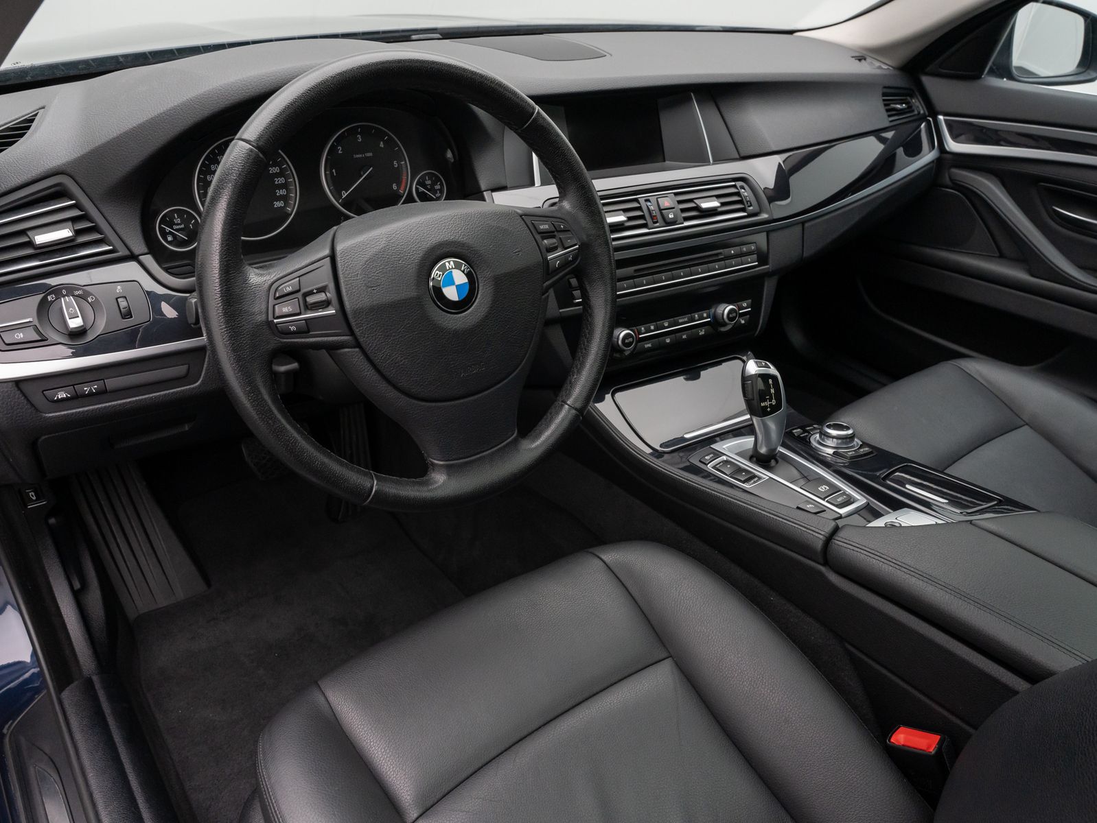 Fahrzeugabbildung BMW 525d Aut Kamera NaviBusiness HiFi Leder Panoram