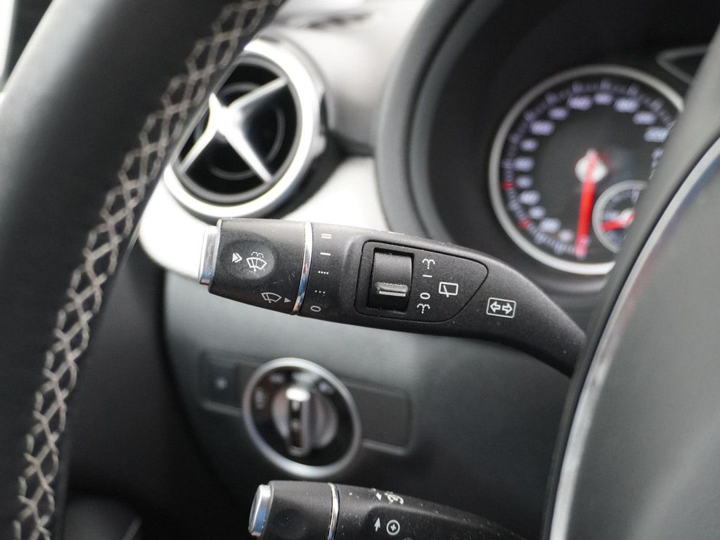 Mercedes-Benz B 180 Ambition Facelift AHK Led navi