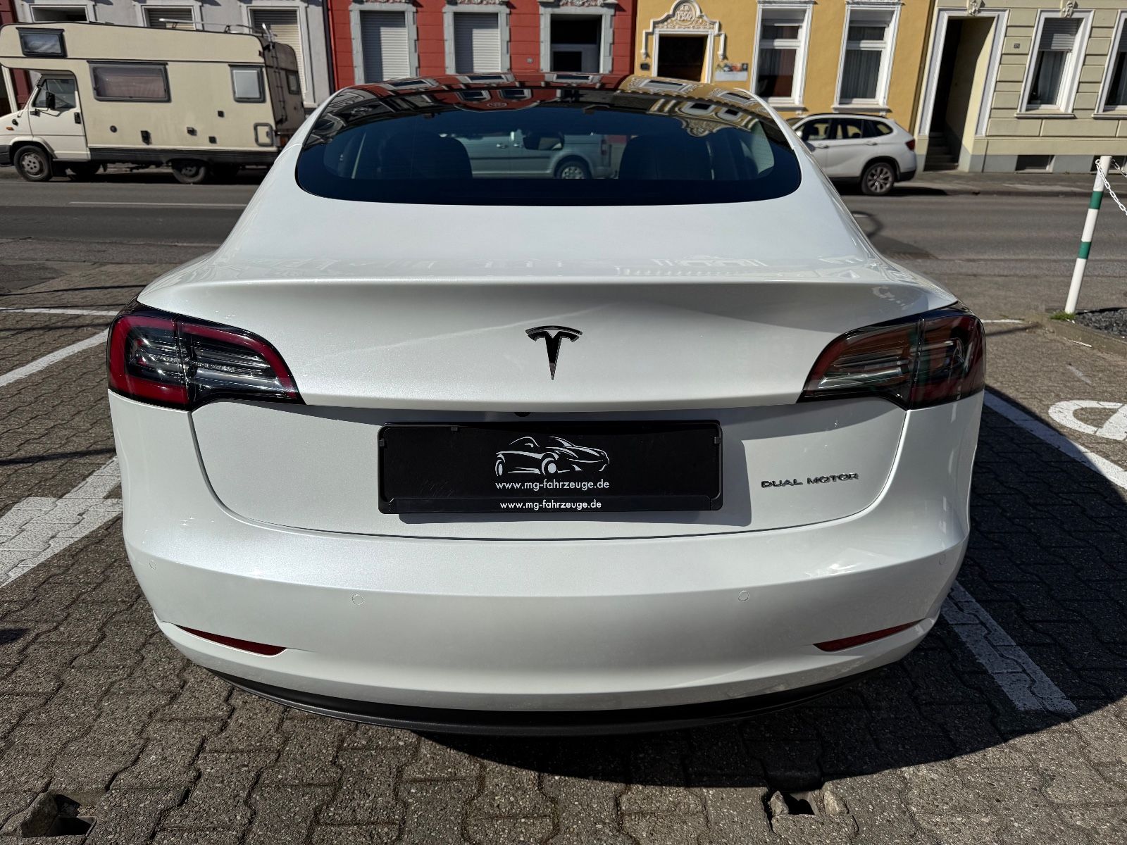 Fahrzeugabbildung Tesla Model 3 Long Range Dual AWD FACELIFT 1-HD WÄRMEP
