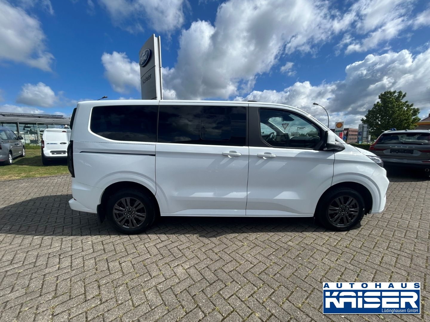 Ford Tourneo Custom L1 Titanium 9sitzer El. AHK Leder foto 6