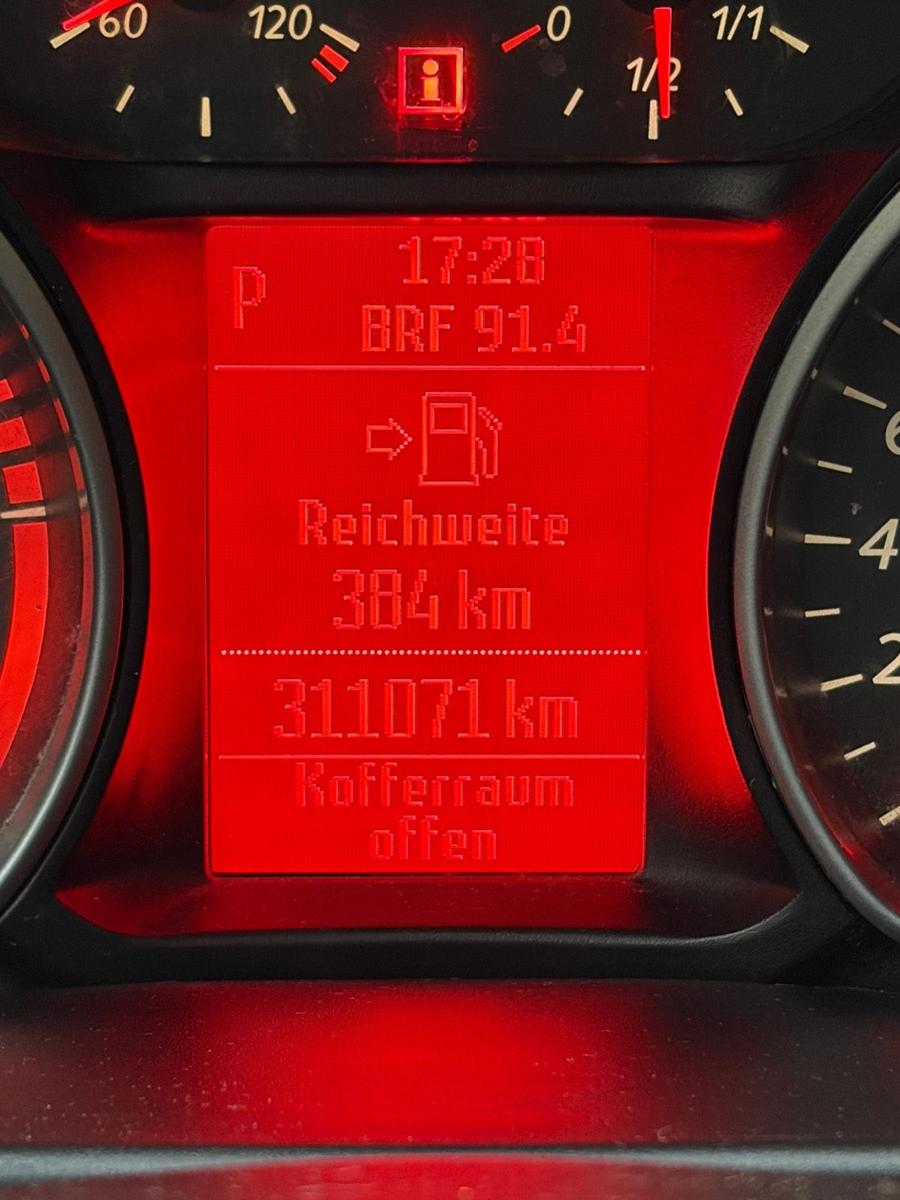 Ford Mondeo 2012 — rear view