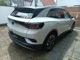 Volkswagen ID4 1st Max Pro TRAVELASSIST*AHK*WARMEPUMPE*PANO - VW ID.4 von privat