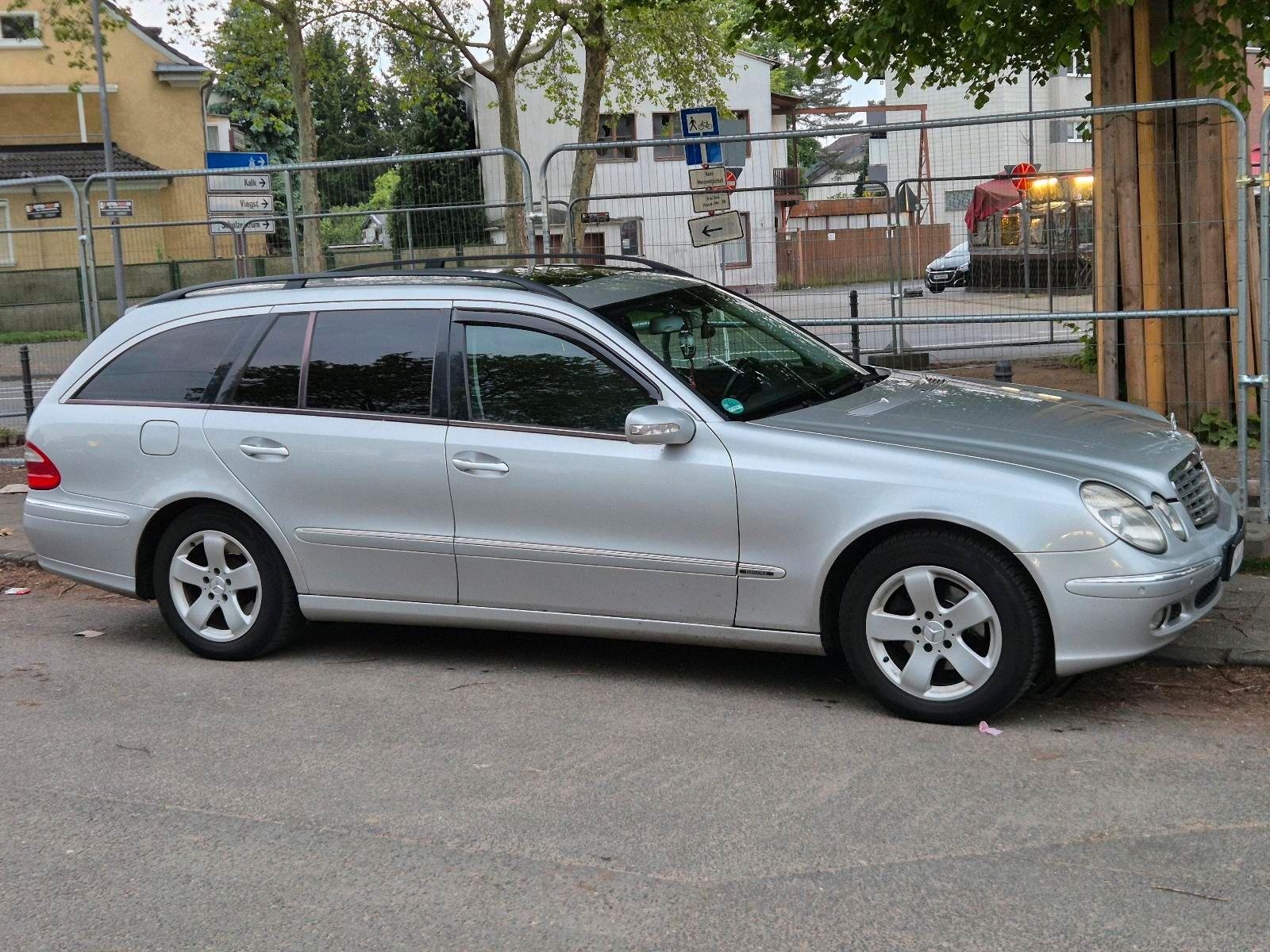 Mercedes-Benz E 220