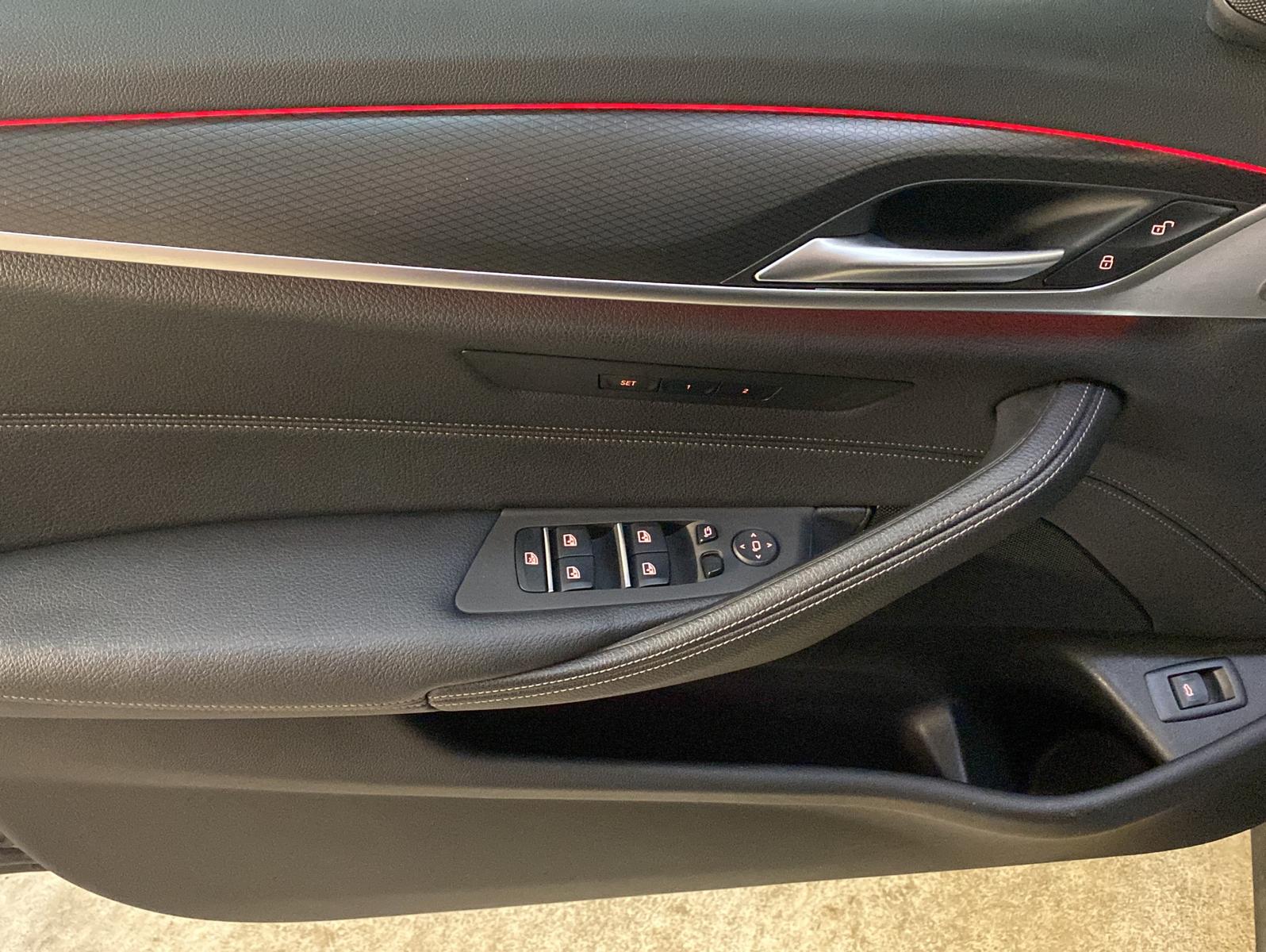 BMW 520 dA xDrive M Sport*Pano*KeyGo*DAB*Hifi