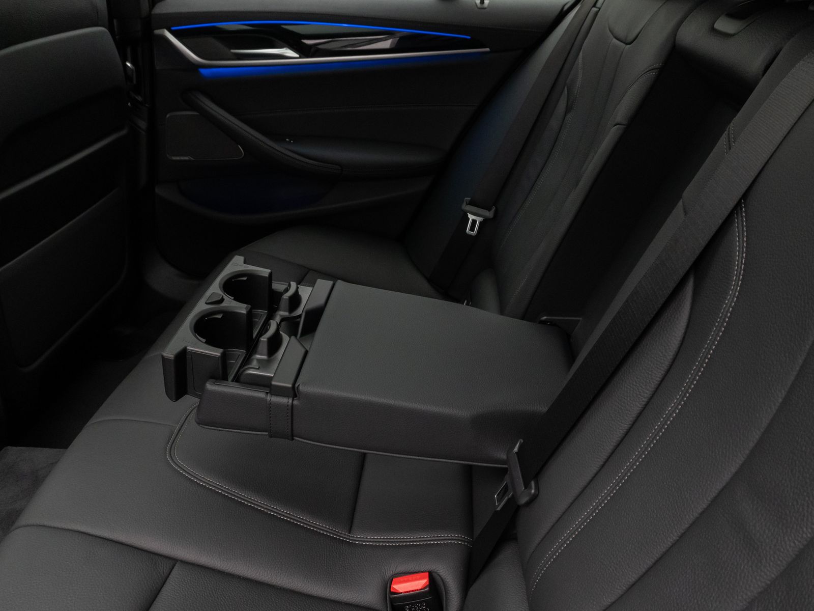 Fahrzeugabbildung BMW 540d xD M Sport Panoram Kamera Laser HUD H/K 19"