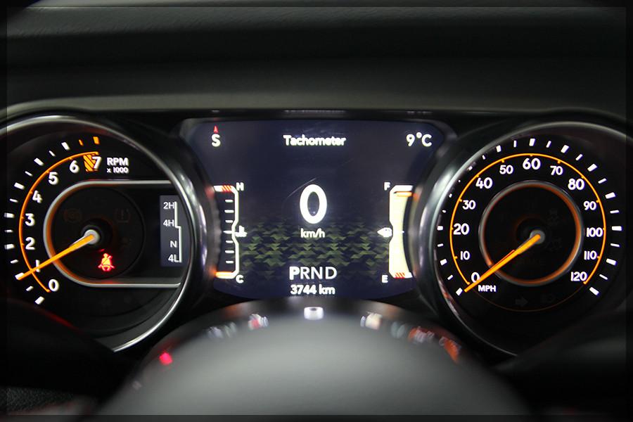 Jeep Wrangler 3.6 V6 Sport Auto / CAM / UNFALLFREI