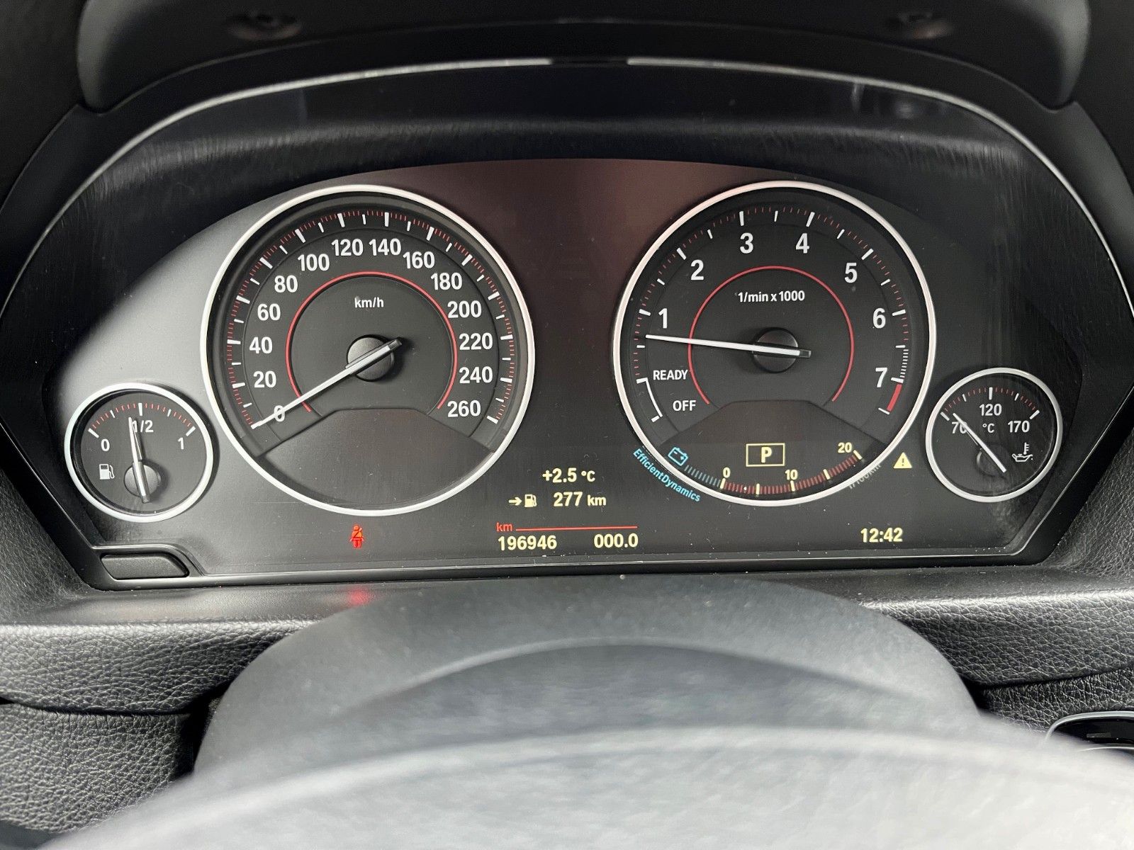 Fahrzeugabbildung BMW 330i Tour Aut M SPORTPAKET Navi Leder HUD VOLL!!