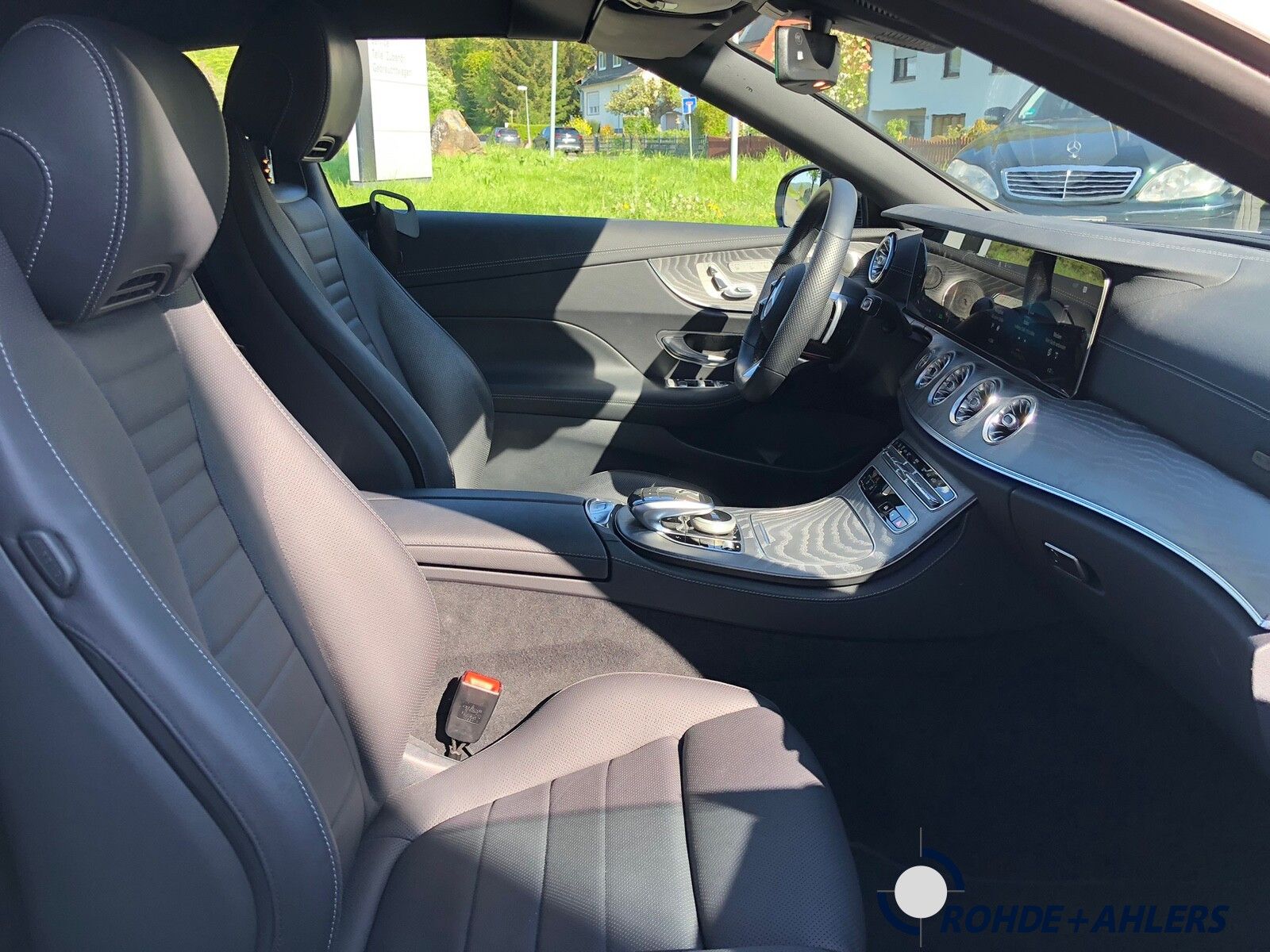 Fahrzeugabbildung Mercedes-Benz E 450 4M Cabrio AMG-LINE+DISTRONIC_NP:101.632€