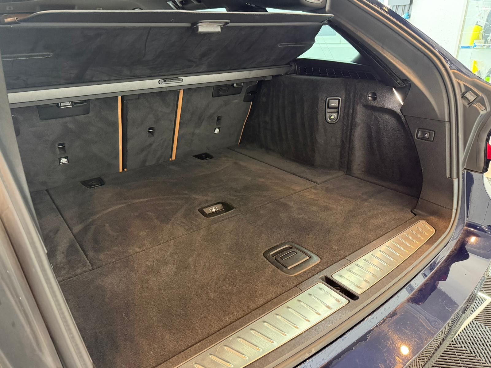 Fahrzeugabbildung BMW 530d M-SPORT/FACELIFT/LASER/ASSIST/STHZG/AHK