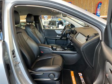 Mercedes-Benz B 200 *Kamera*PDC*Leder*Keyless*Navi*
