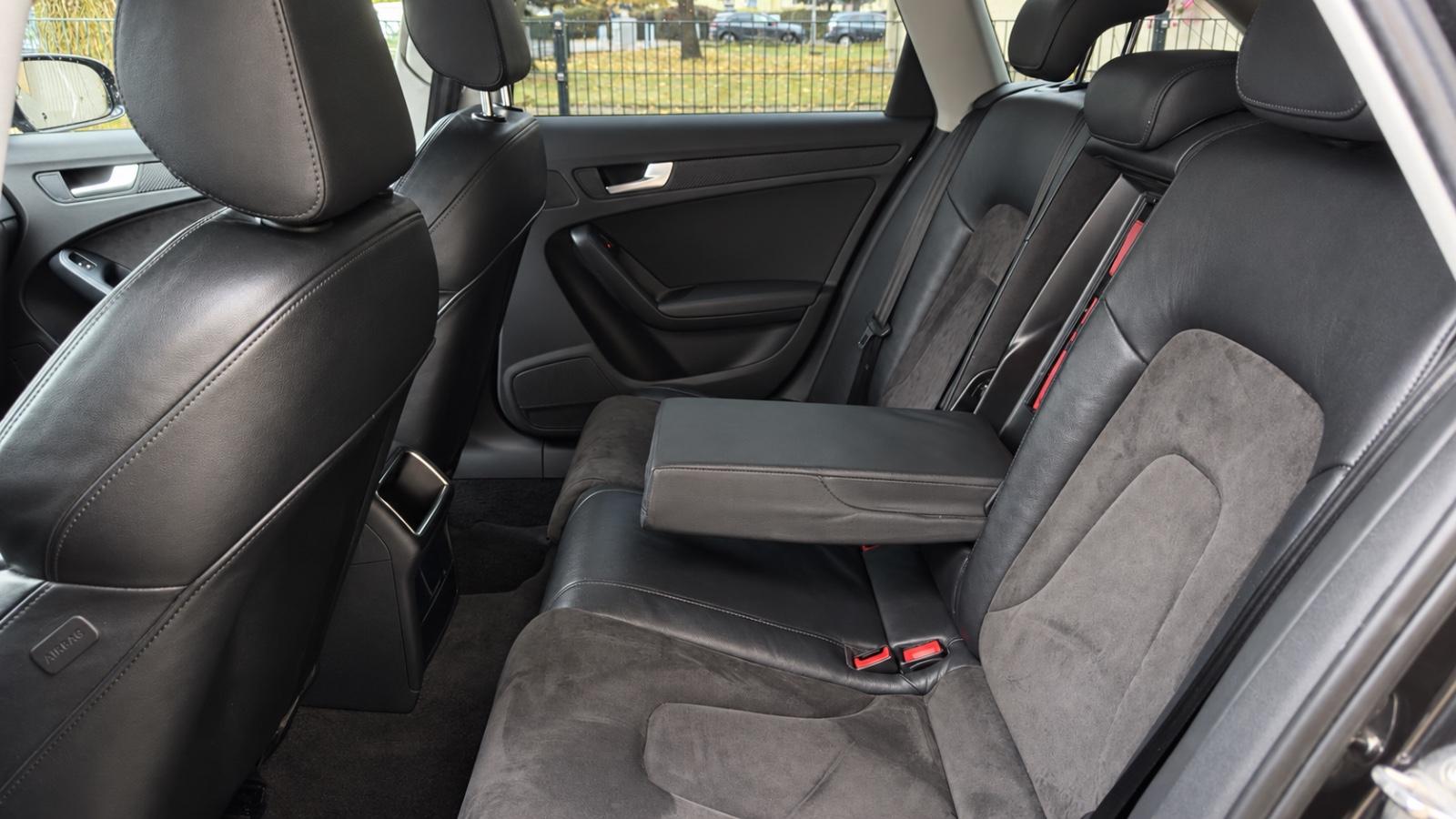 Audi A4 2009 — photo 30