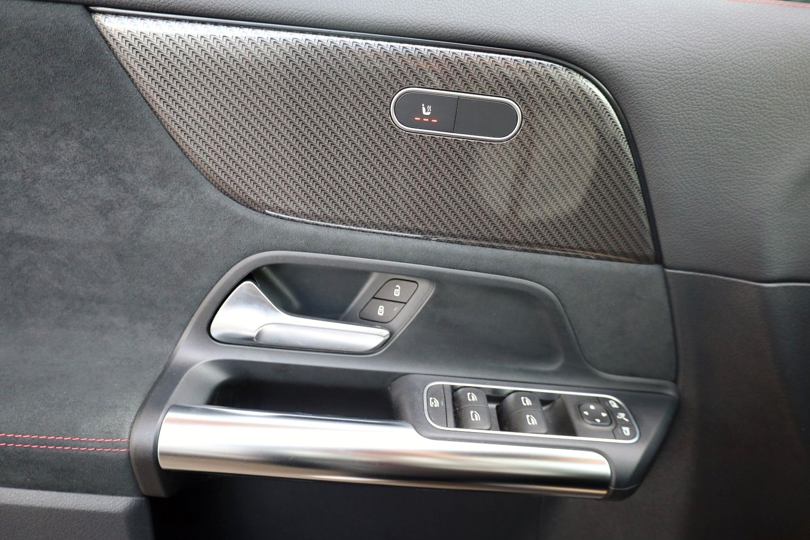 Fahrzeugabbildung Mercedes-Benz GLA 200 d AMG line, T.Leder,Navi,LED,SH,Kamera