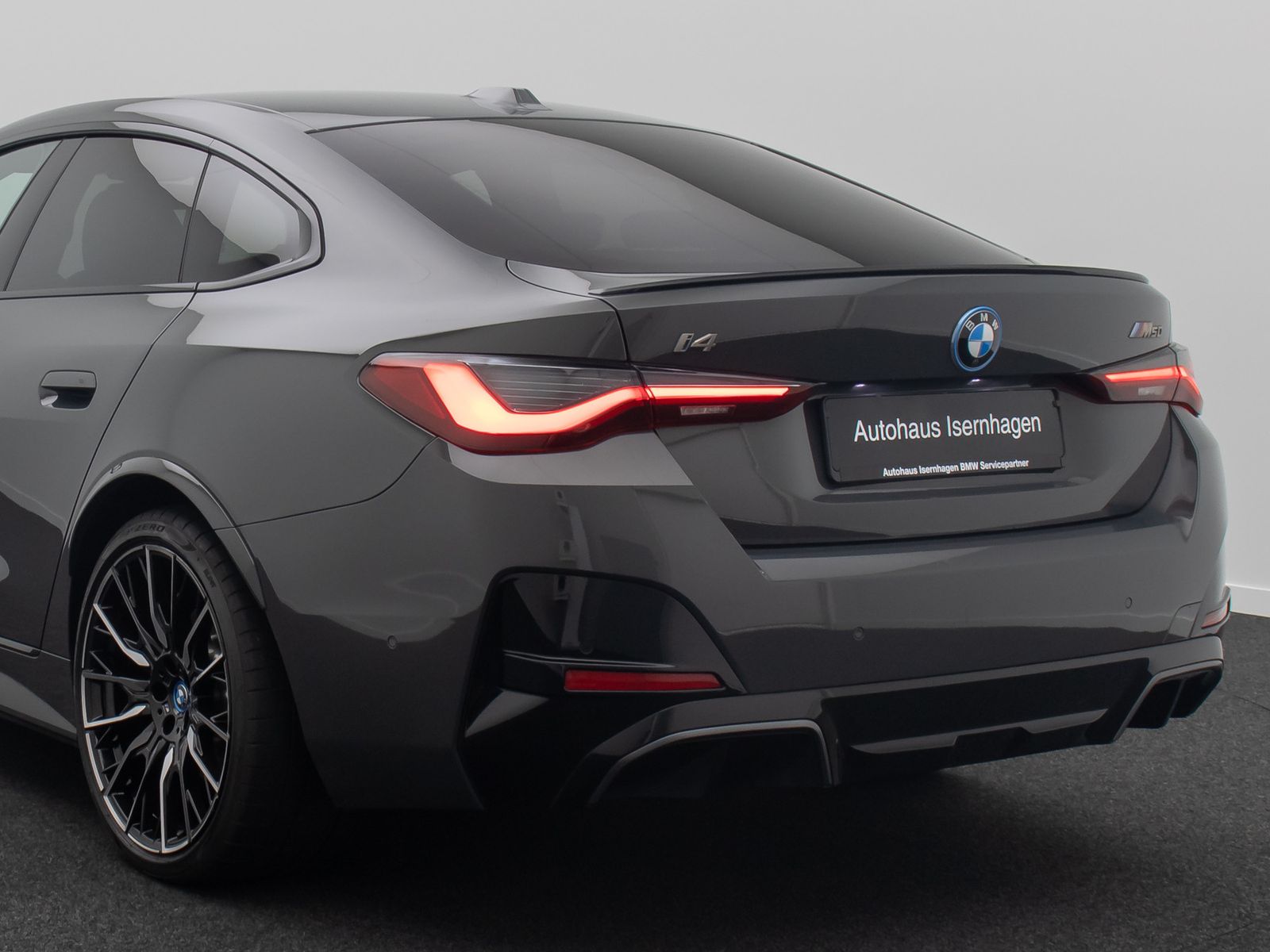 Fahrzeugabbildung BMW i4 M50 GC H/K 360°DAB HUD 20Zoll Individual Voll