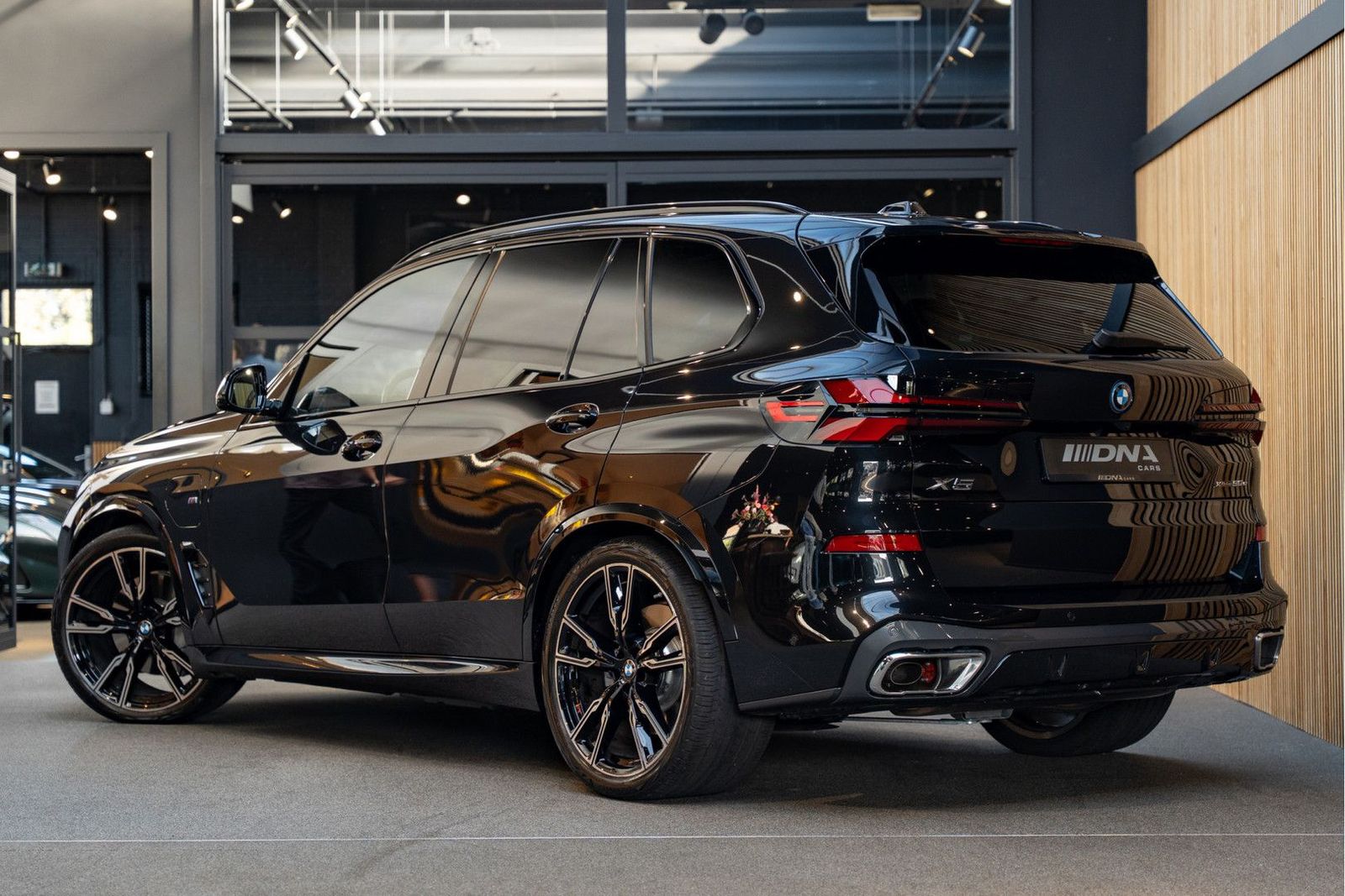 BMW X5 xDrive50e M Pakket 22 inch imagem 3