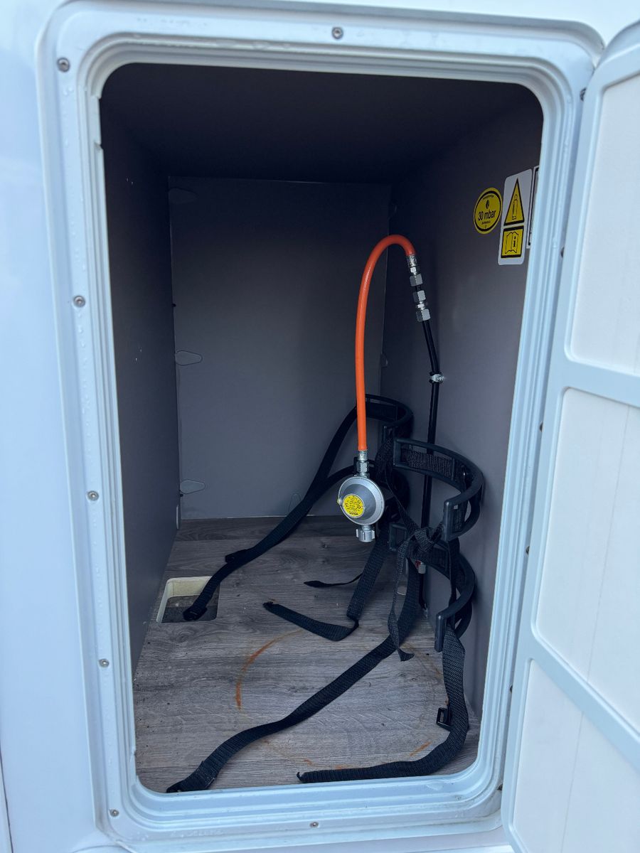 Fahrzeugabbildung LMC TOURER LIFT H 730 G DACHKLIMA SAT SKYROOF HUBBET