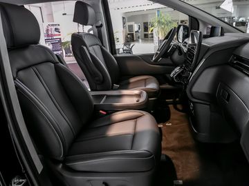 Hyundai Staria Signature Hybrid 2WD Relax-Sitze 7-Sitzer
