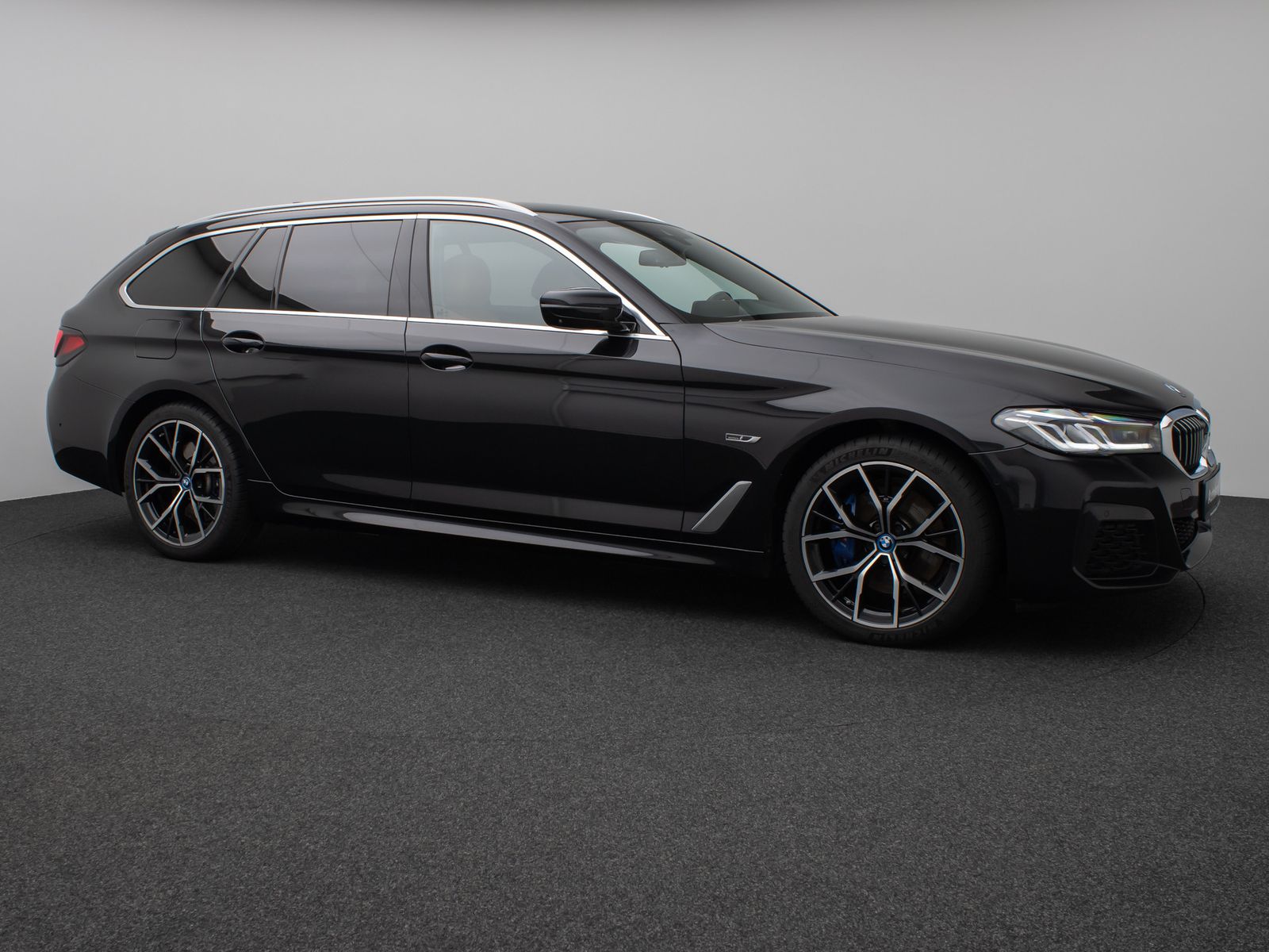 Fahrzeugabbildung BMW 530e xD M Sport Laser 360°HUD DAB H/K Komfort