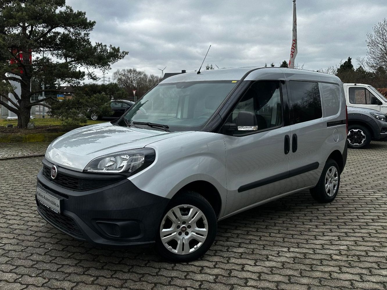 Fahrzeugabbildung Fiat Doblo Doblò Basis Kasten L1H1 verglast