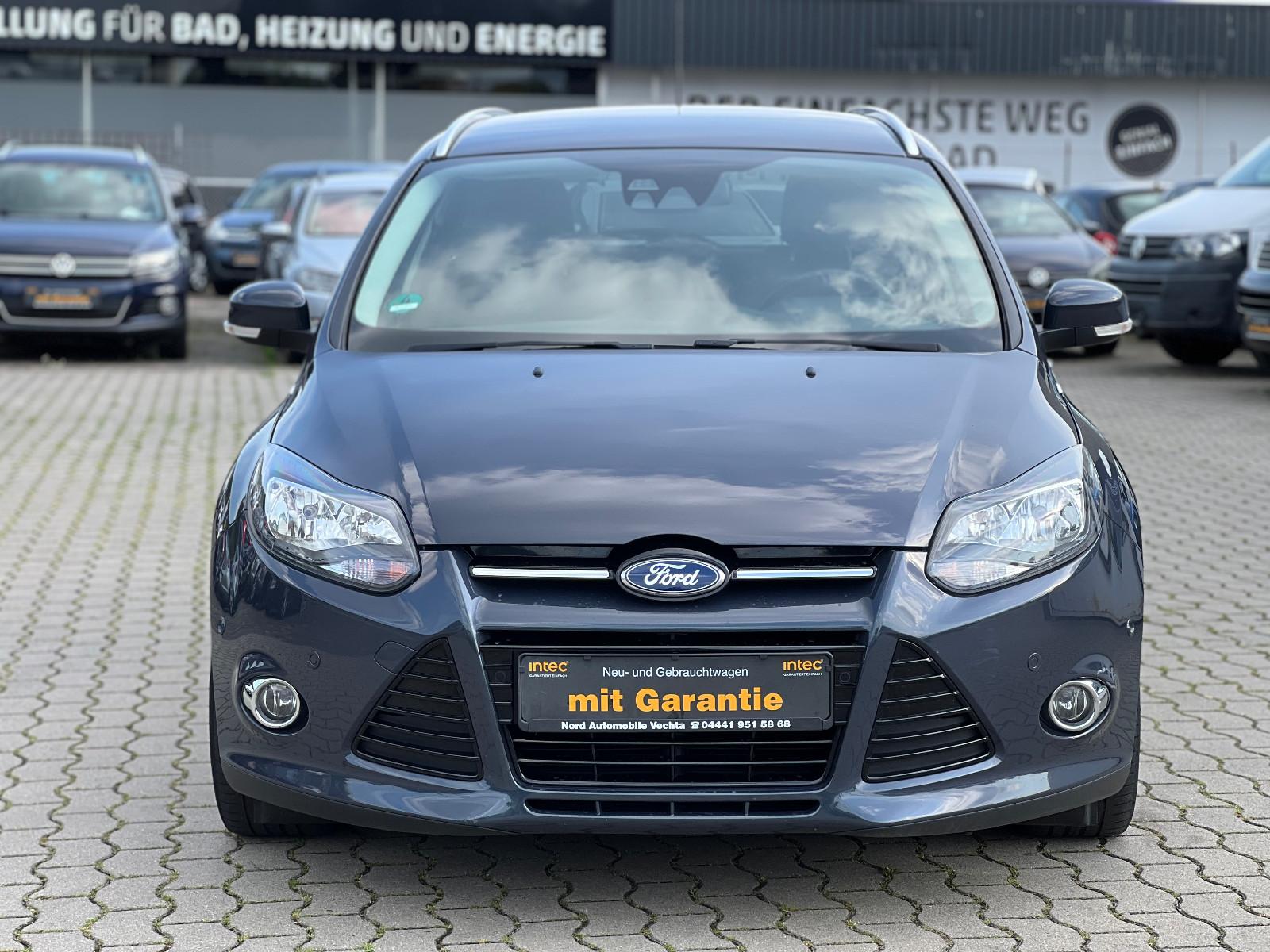 Ford Focus 2014 — салон