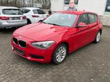 BMW F20 114i 5-türer Sitzheizung - rote BMW 114
