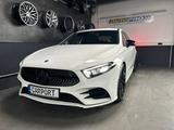 Mercedes-Benz A 250 AMG-PAKET/NIGHT PAKET/KAMERA - Mercedes-Benz A 250 in Düsseldorf