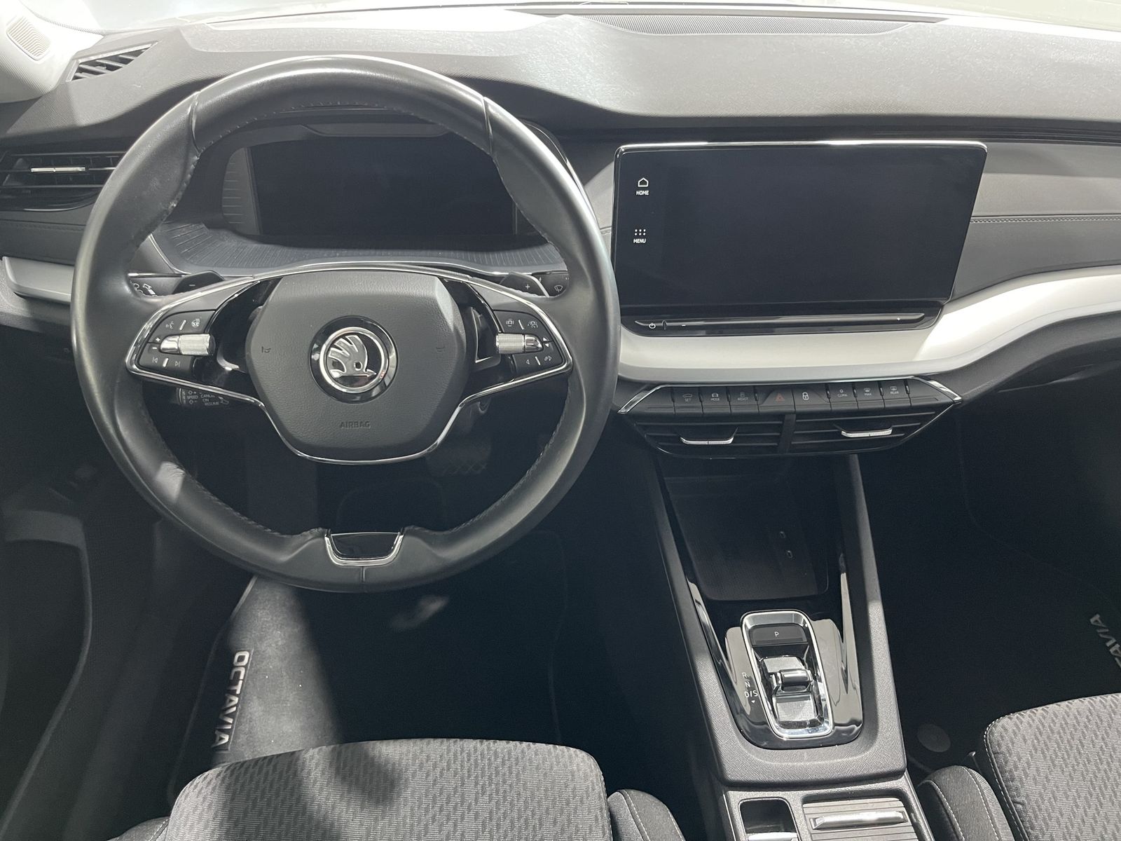 Fahrzeugabbildung SKODA Octavia Clever 2.0 TDI*LED-Matrix*Cam*Navi*