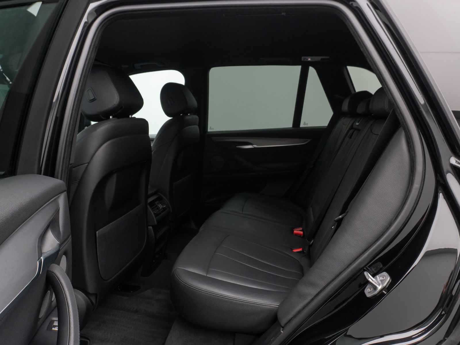 Fahrzeugabbildung BMW X5 M50d Kamera H/K NaviPro Xenon AHK Alarm