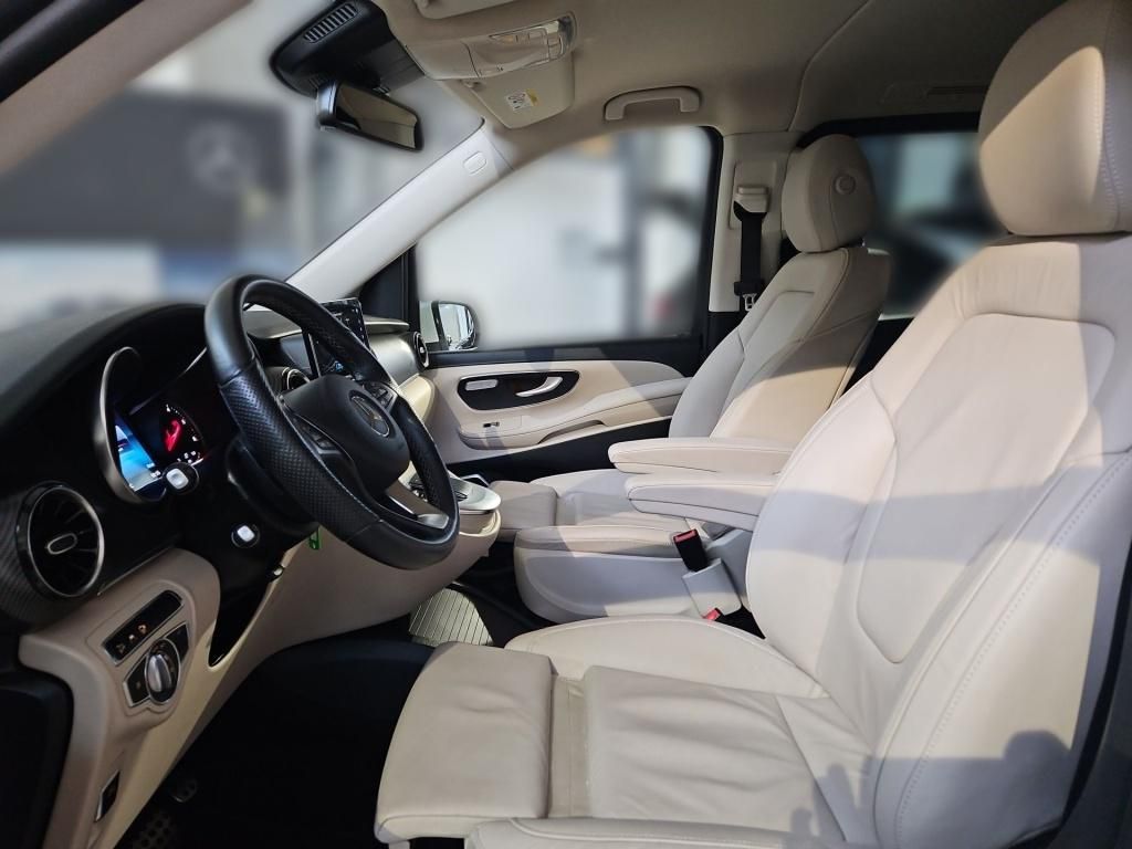 Fahrzeugabbildung Mercedes-Benz V 300 EAV/L 4x4 AMG DISTRONIC Standhzg. 2,5t AHK