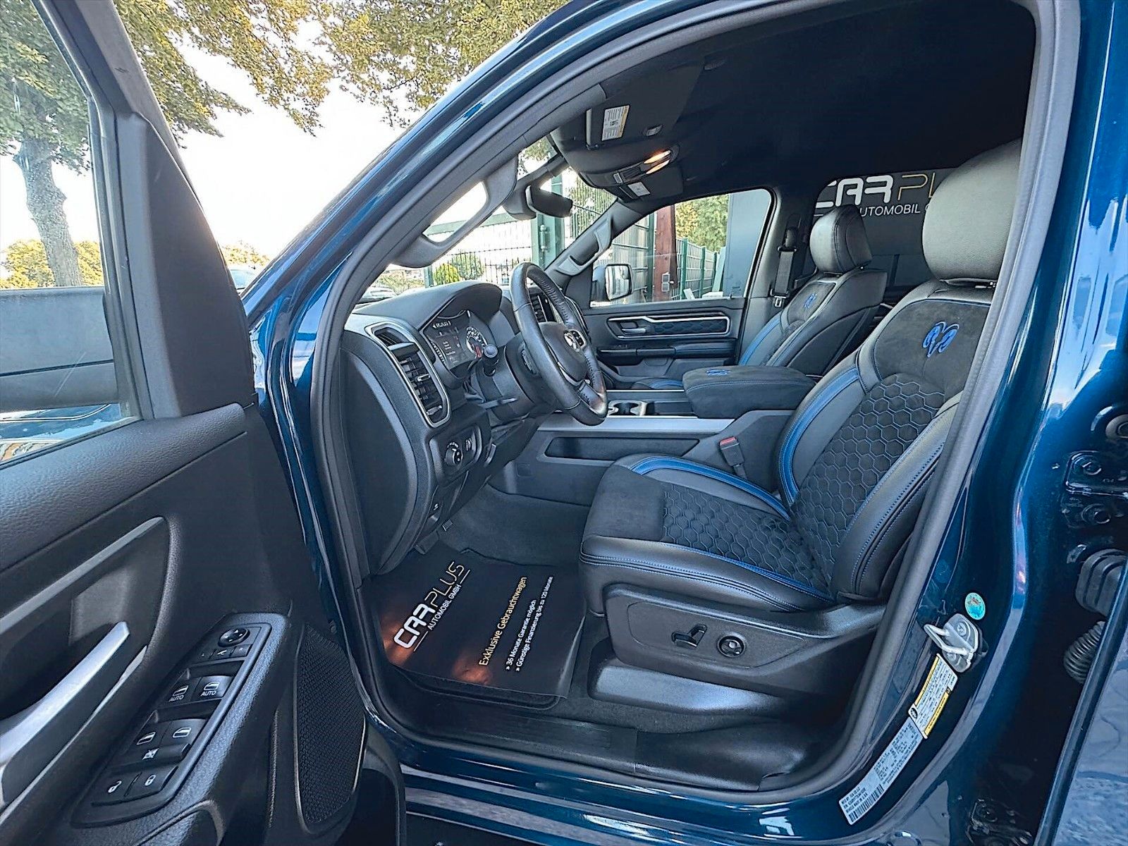 Fahrzeugabbildung Dodge RAM 5.7 V8 HEMI Night-Edition Offroad 4x4  LPG
