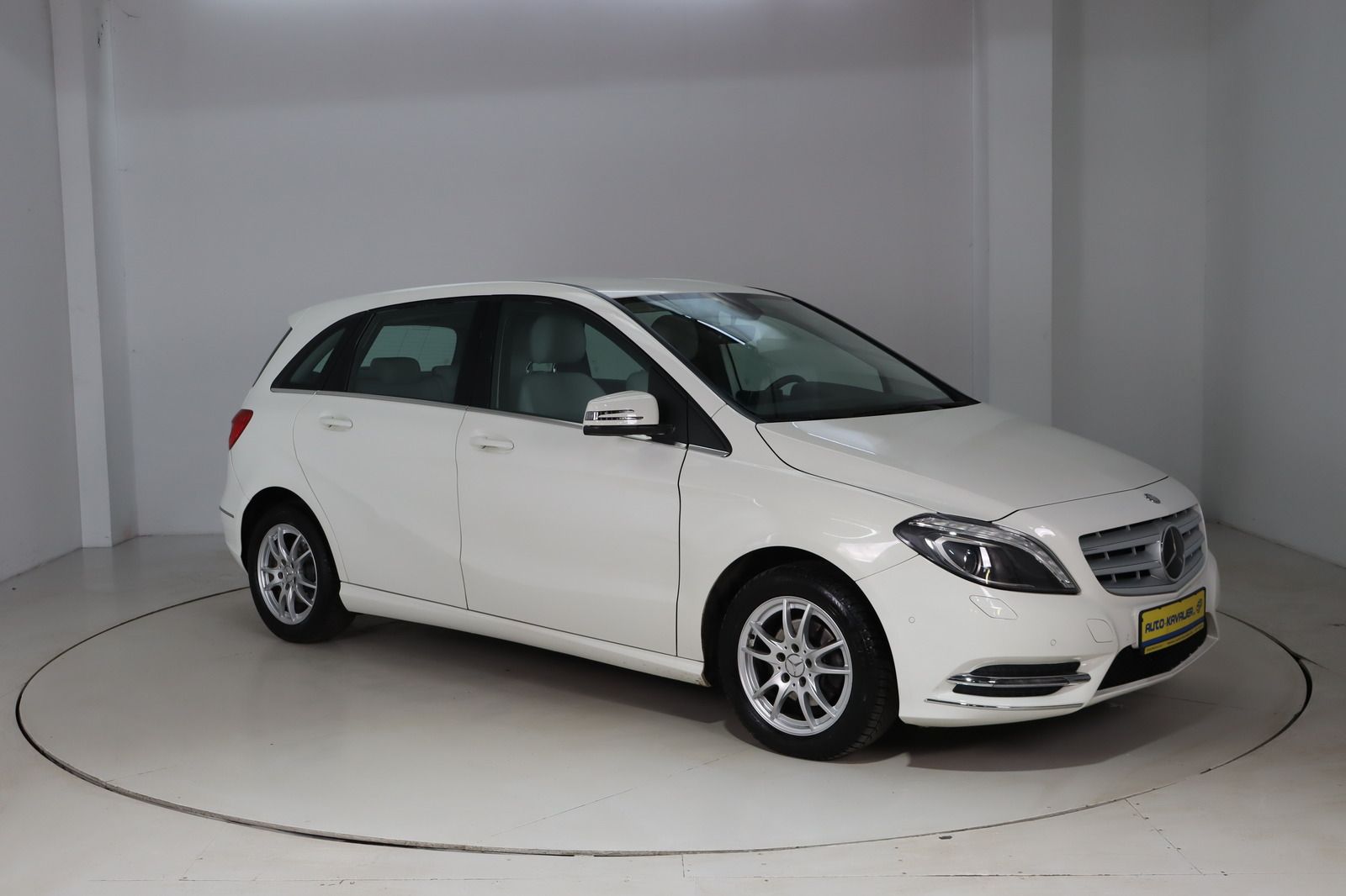 Fahrzeugabbildung Mercedes-Benz B 180 BlueEFFICIENCY * Bi-Xenon * Navi * SHZ *