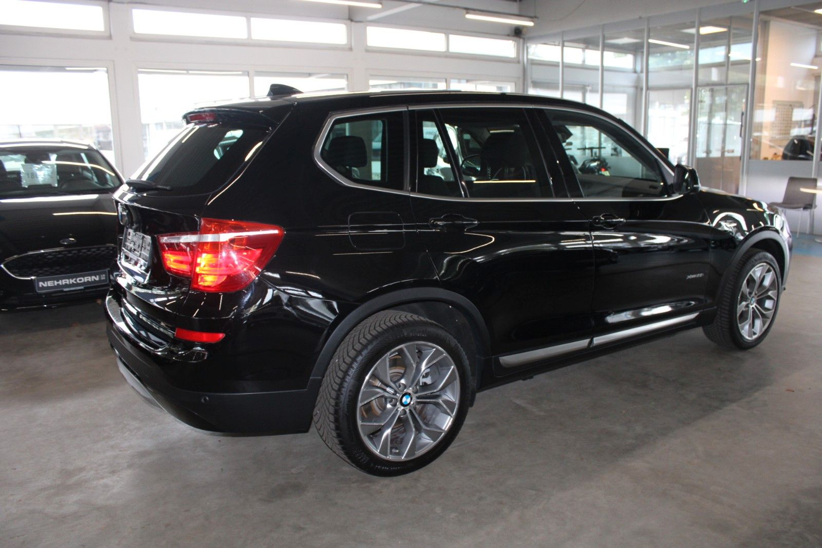Fahrzeugabbildung BMW X3 xDrive28i xLine Aut. AHK HUD LEDER STDHZ uvm.