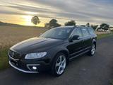 Volvo XC70 D4 AWD SummumGeartronic ° 220 PS Red. Preis - Volvo XC70: mit Anhängerkupplung