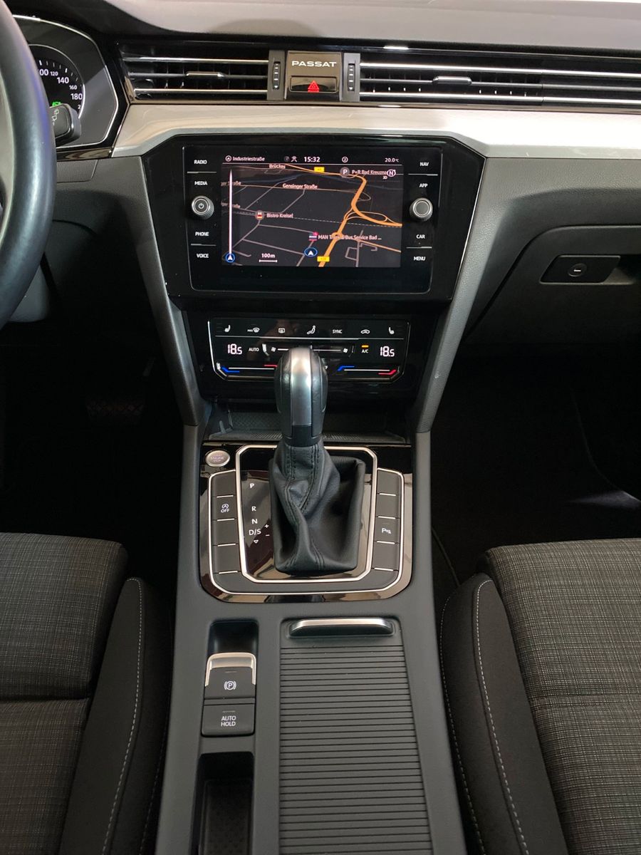 Fahrzeugabbildung Volkswagen Passat Variant Business 2,0TDI *LED*NAVI *ASSIST