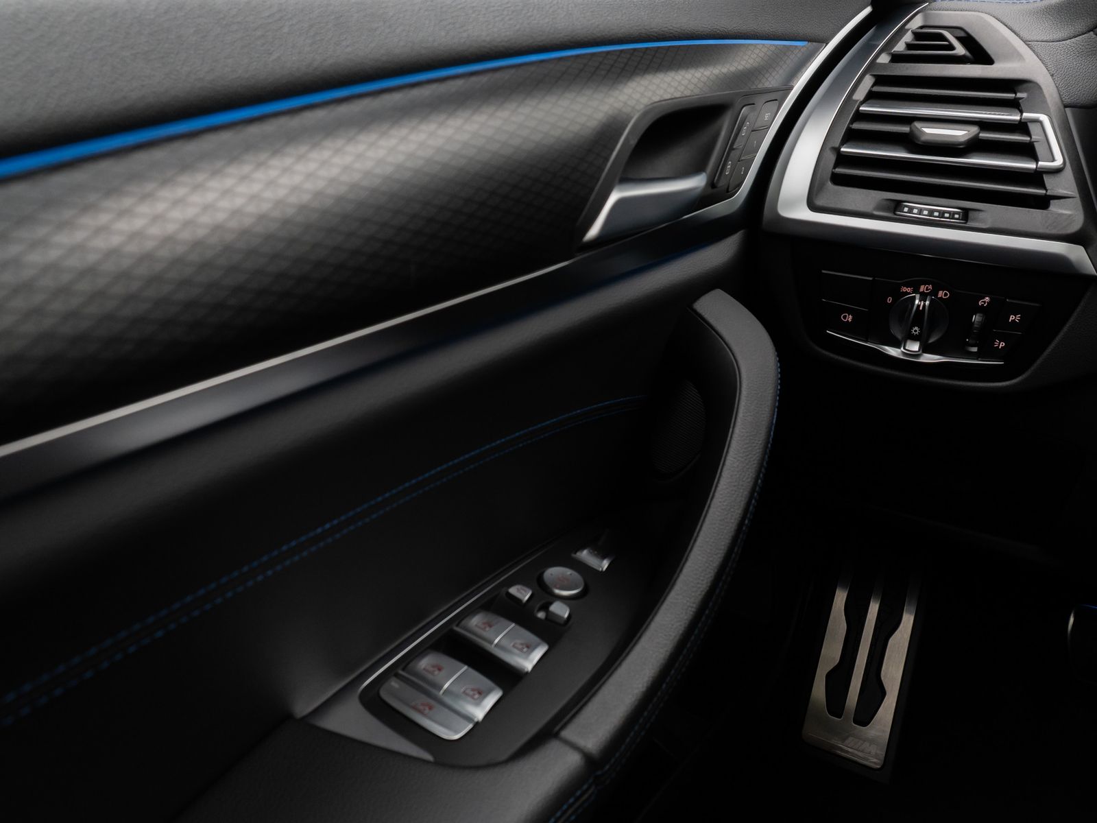 Fahrzeugabbildung BMW iX3 Impressive M Sport Panoram Laser 360°HUD H/K