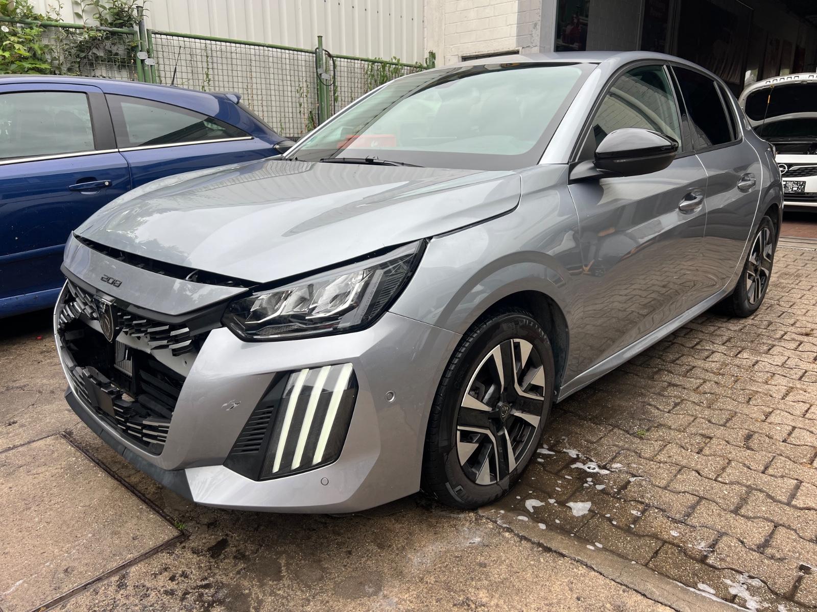 Peugeot 208 Allure Kamera PDC AHK !! UNFALL !!