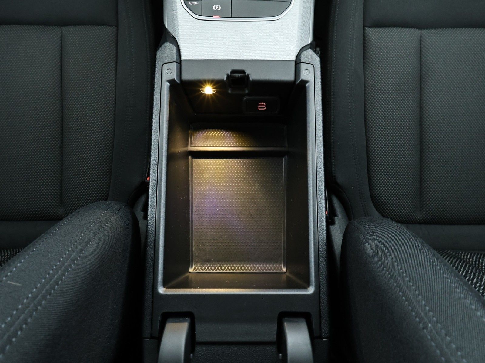 BMW 330e   LED|Navi|CarPlay|Sitzhzg foto 14