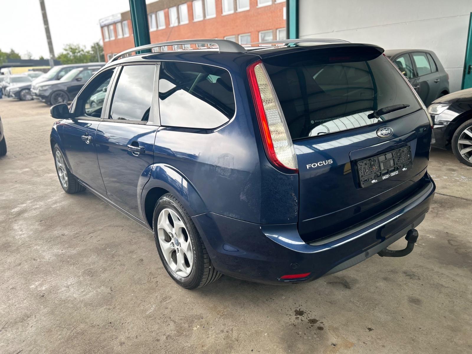 Ford Focus 2011 — photo 8