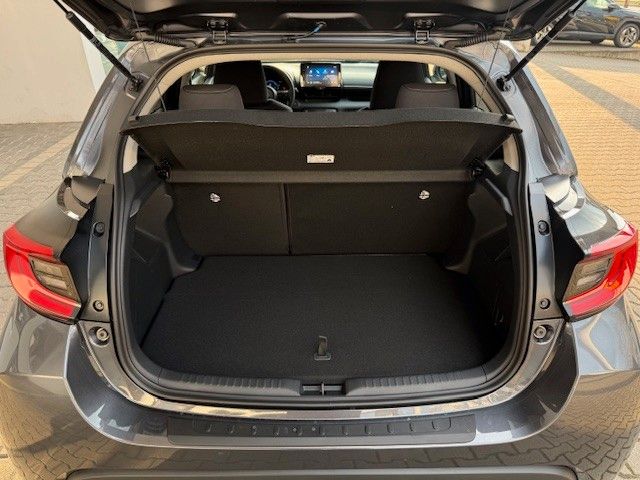 Fahrzeugabbildung Toyota Yaris Teamplayer 1.5l Hybrid 116PS Automatik!